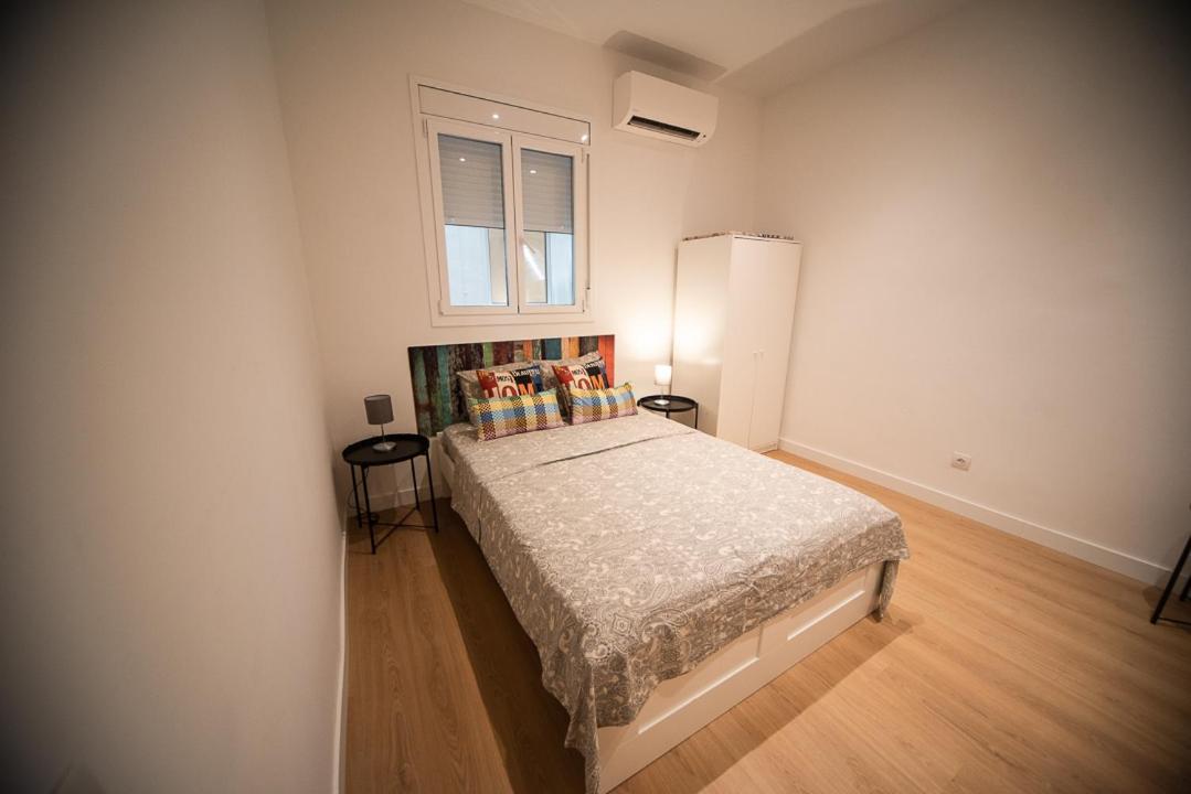 By Universitat Private Rooms Βαρκελώνη Εξωτερικό φωτογραφία