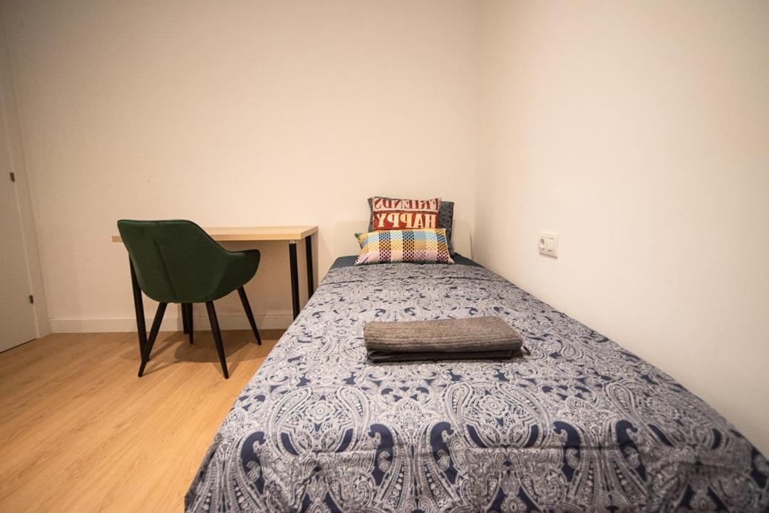 By Universitat Private Rooms Βαρκελώνη Εξωτερικό φωτογραφία