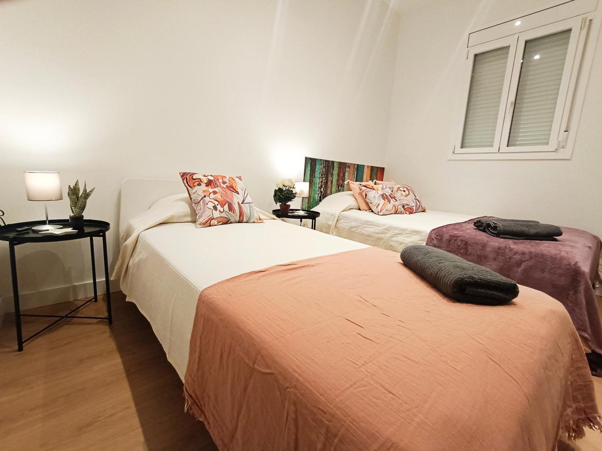 By Universitat Private Rooms Βαρκελώνη Εξωτερικό φωτογραφία