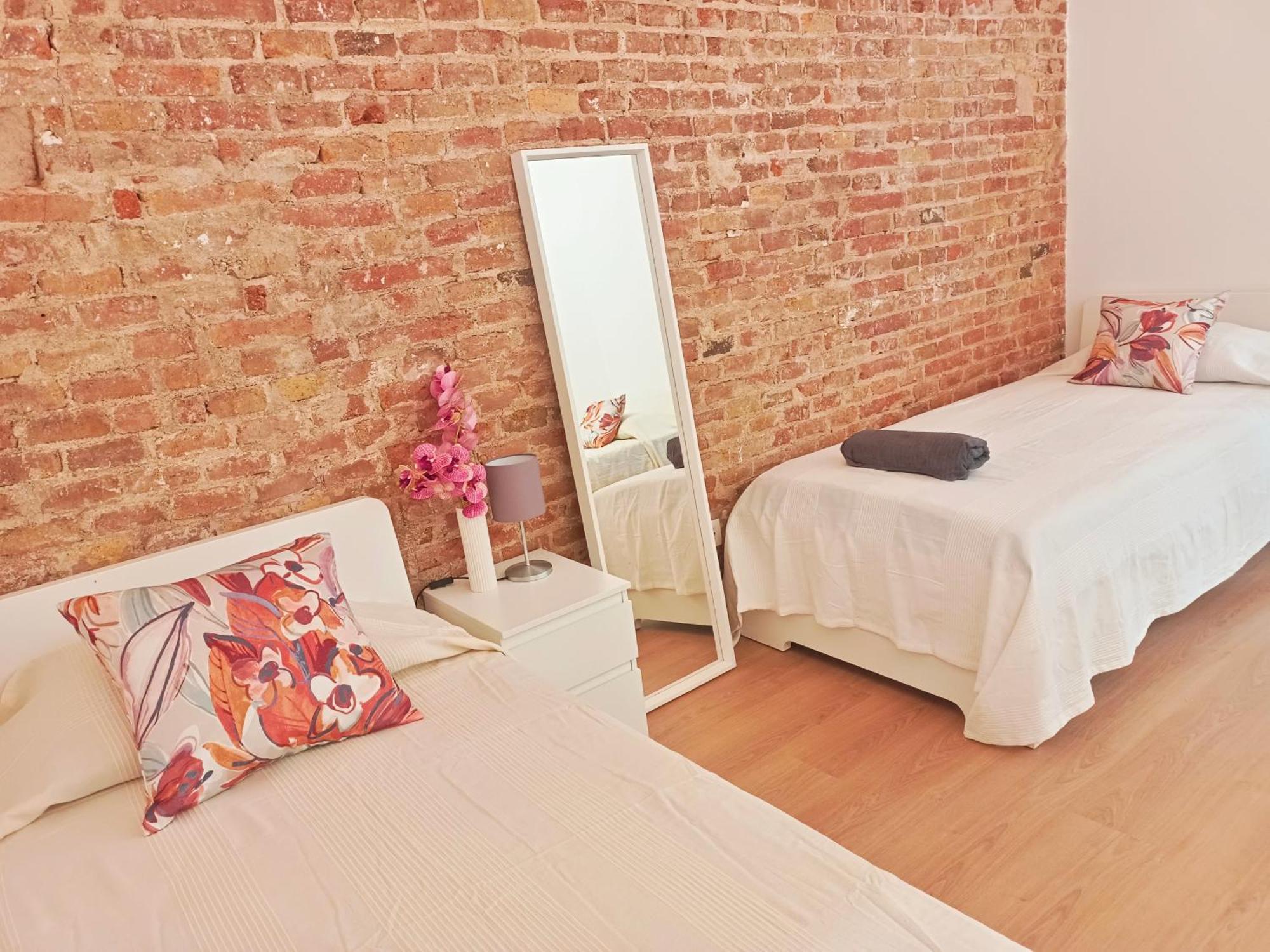 By Universitat Private Rooms Βαρκελώνη Εξωτερικό φωτογραφία
