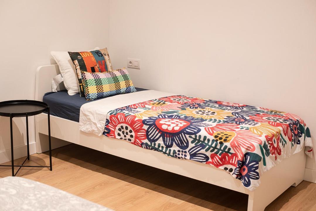 By Universitat Private Rooms Βαρκελώνη Εξωτερικό φωτογραφία