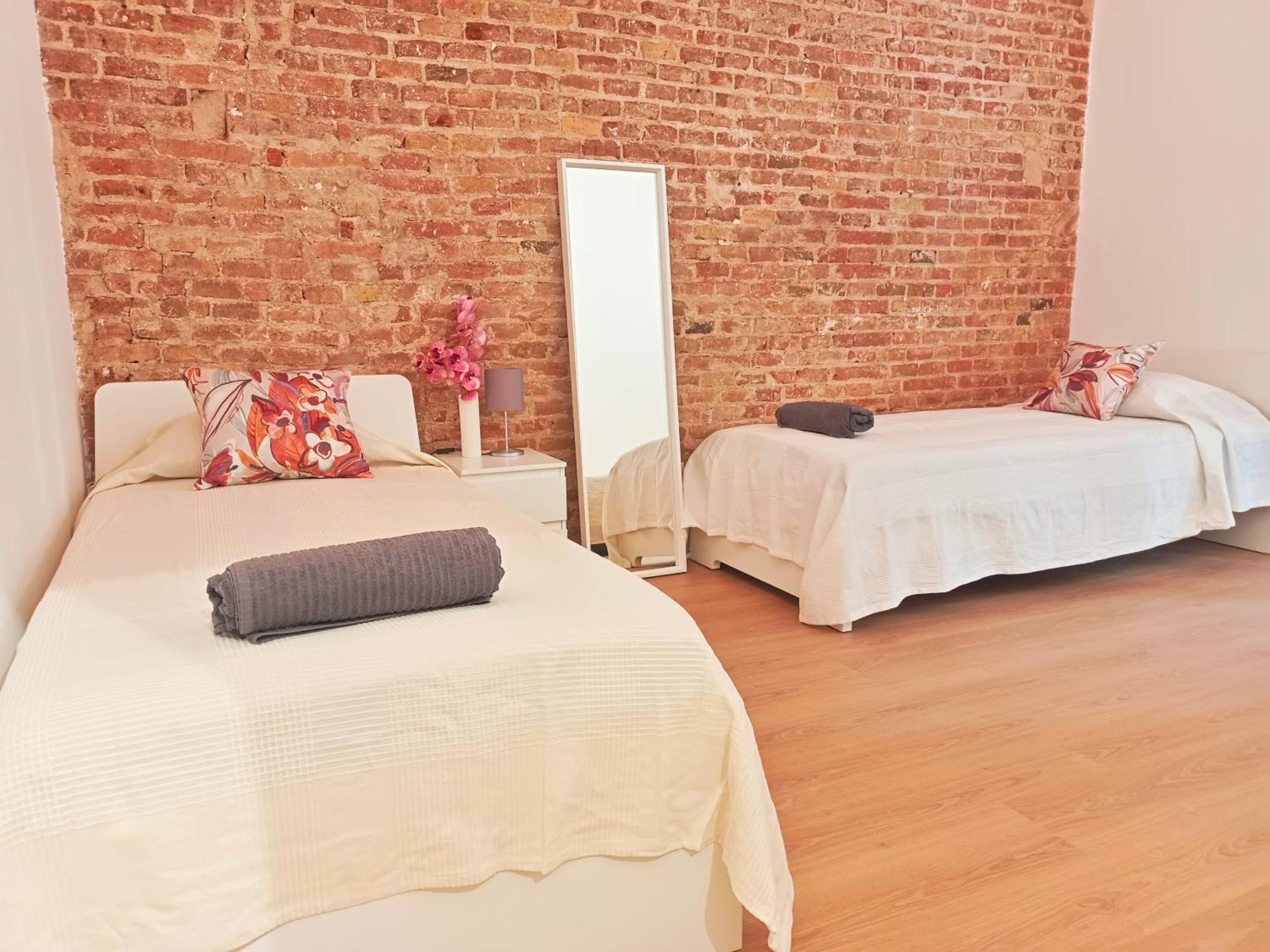 By Universitat Private Rooms Βαρκελώνη Εξωτερικό φωτογραφία